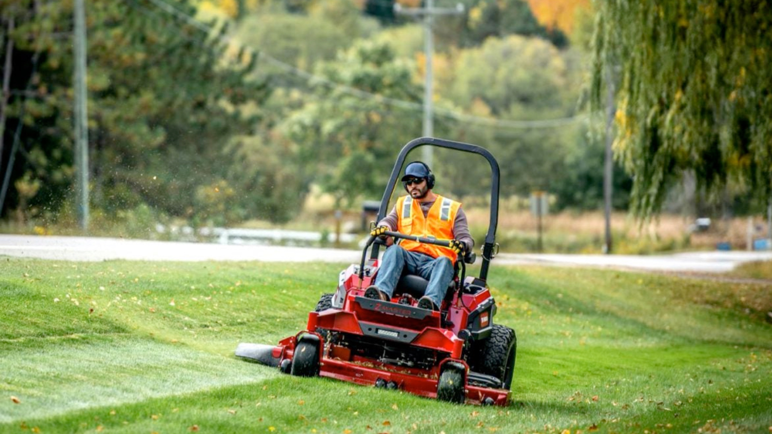 Residential & Commercial Lawn Maintenance